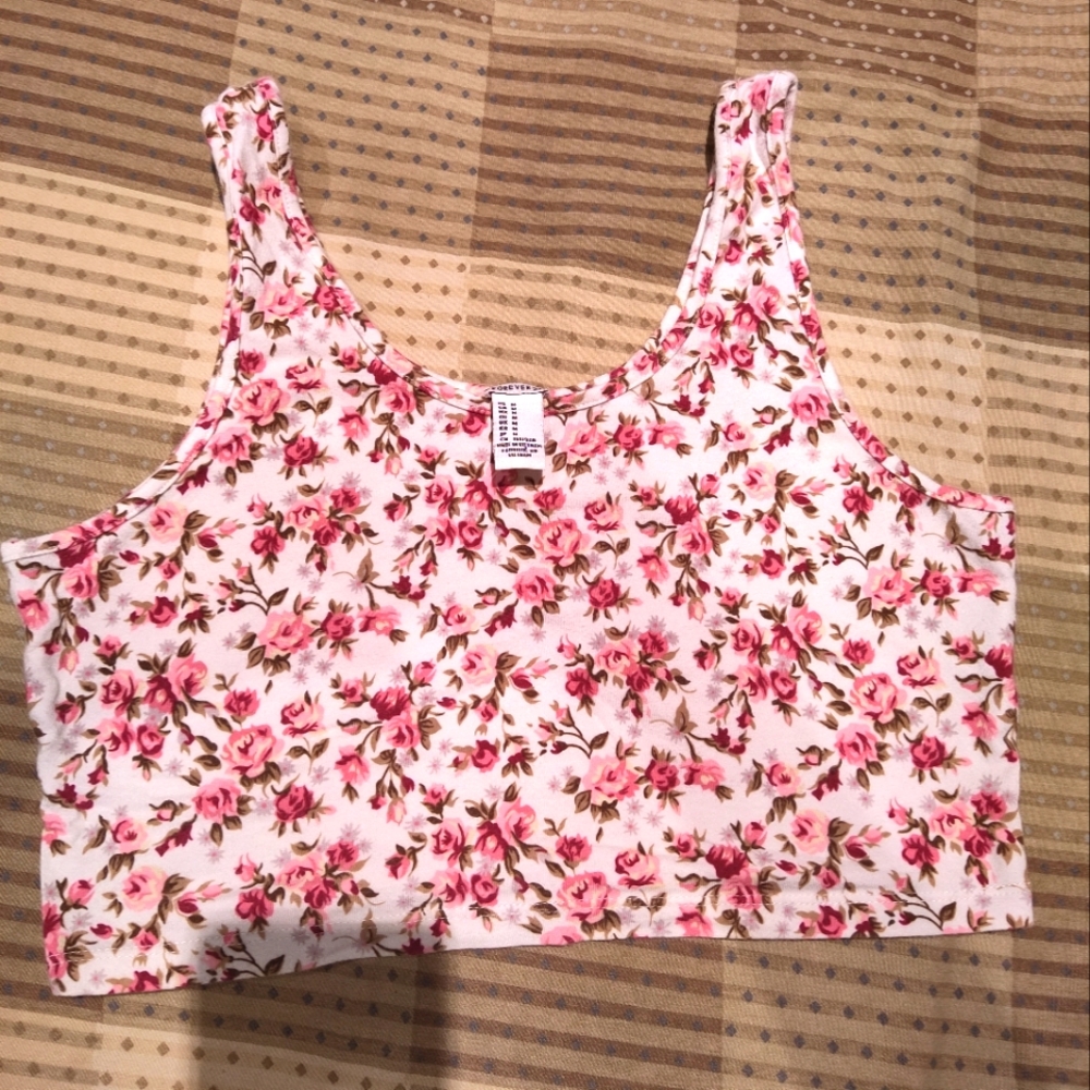Crop top and sleeves